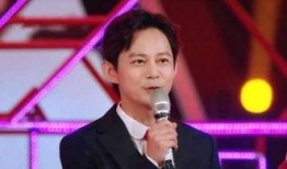 戚薇爆料何炅抖音视频,笑料连连引网友热议